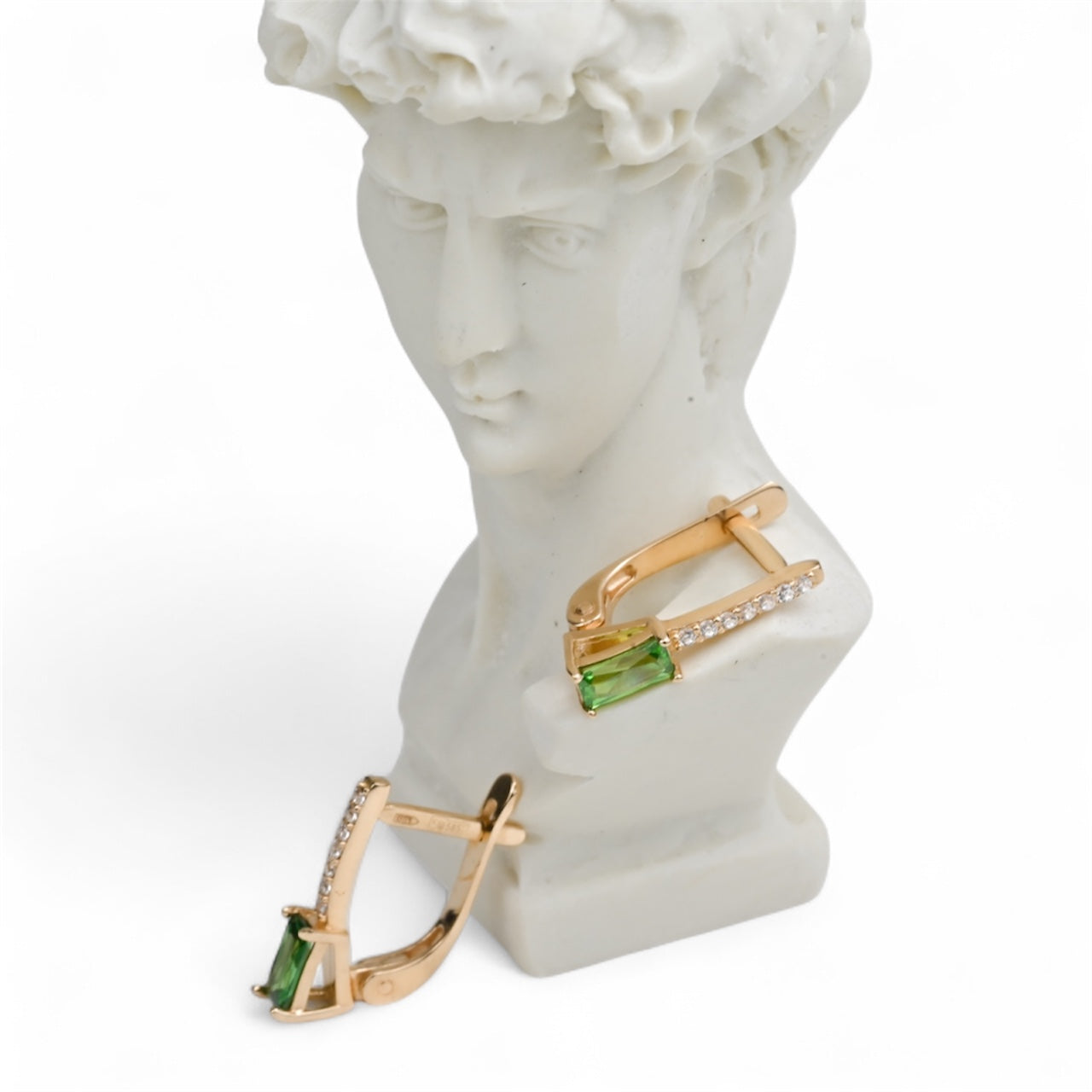 Earrings with Green zirconia stones