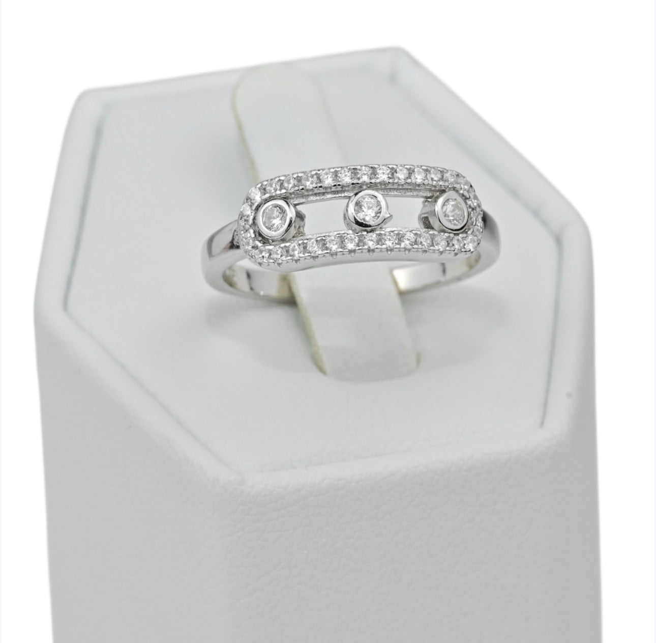 Silver Set with movable stones