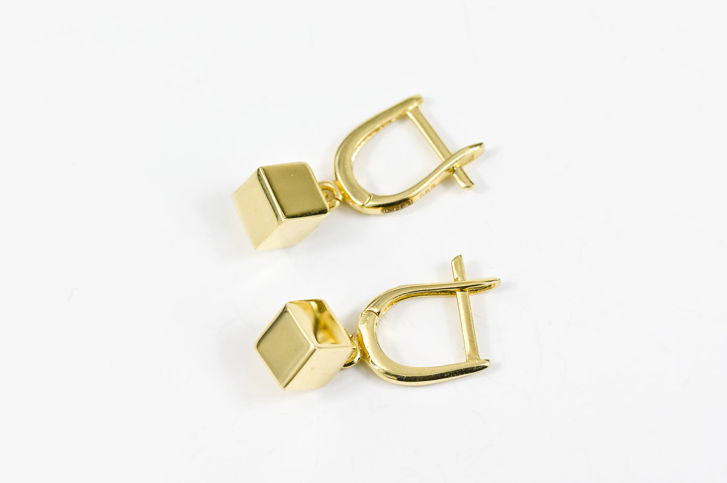 Earrings Cube Yellow Gold