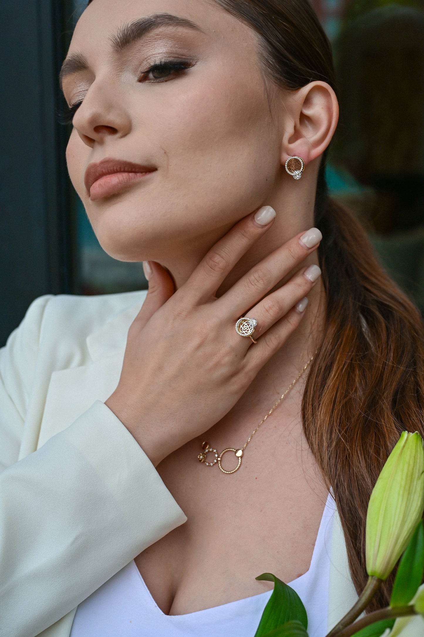 Necklace Transformer Circle with Zirconia stones
