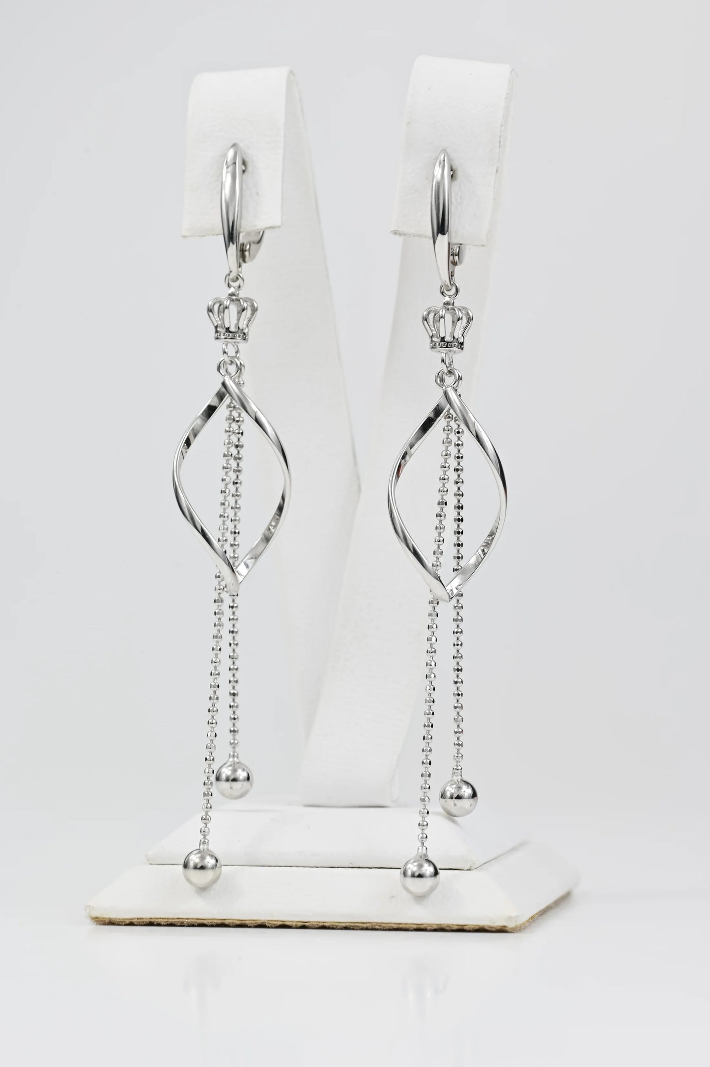 Dangle Silver Earrings Queen