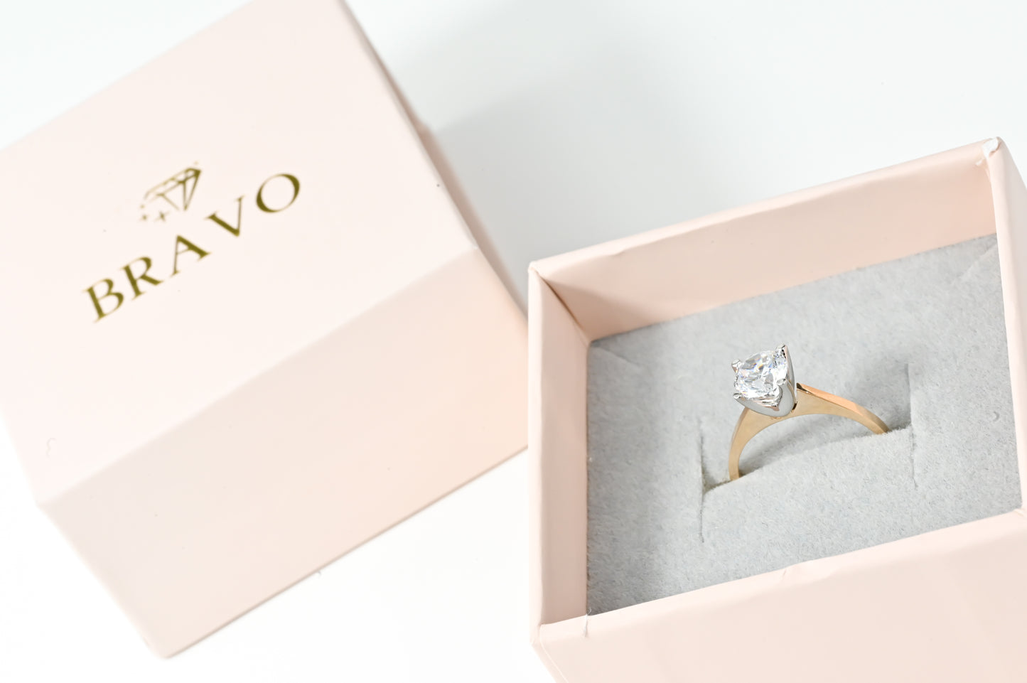 Ring with Zirconia stone