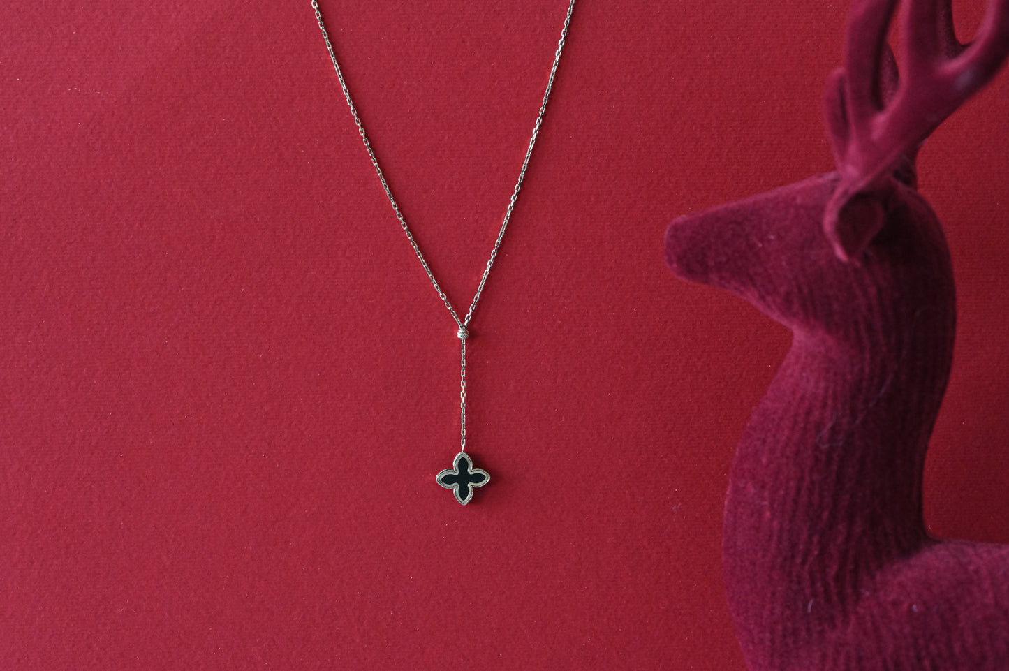 Dangle Black Flower Necklace