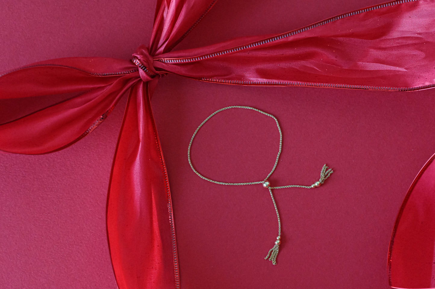 Bracelet with tassels (size is adjustable)
