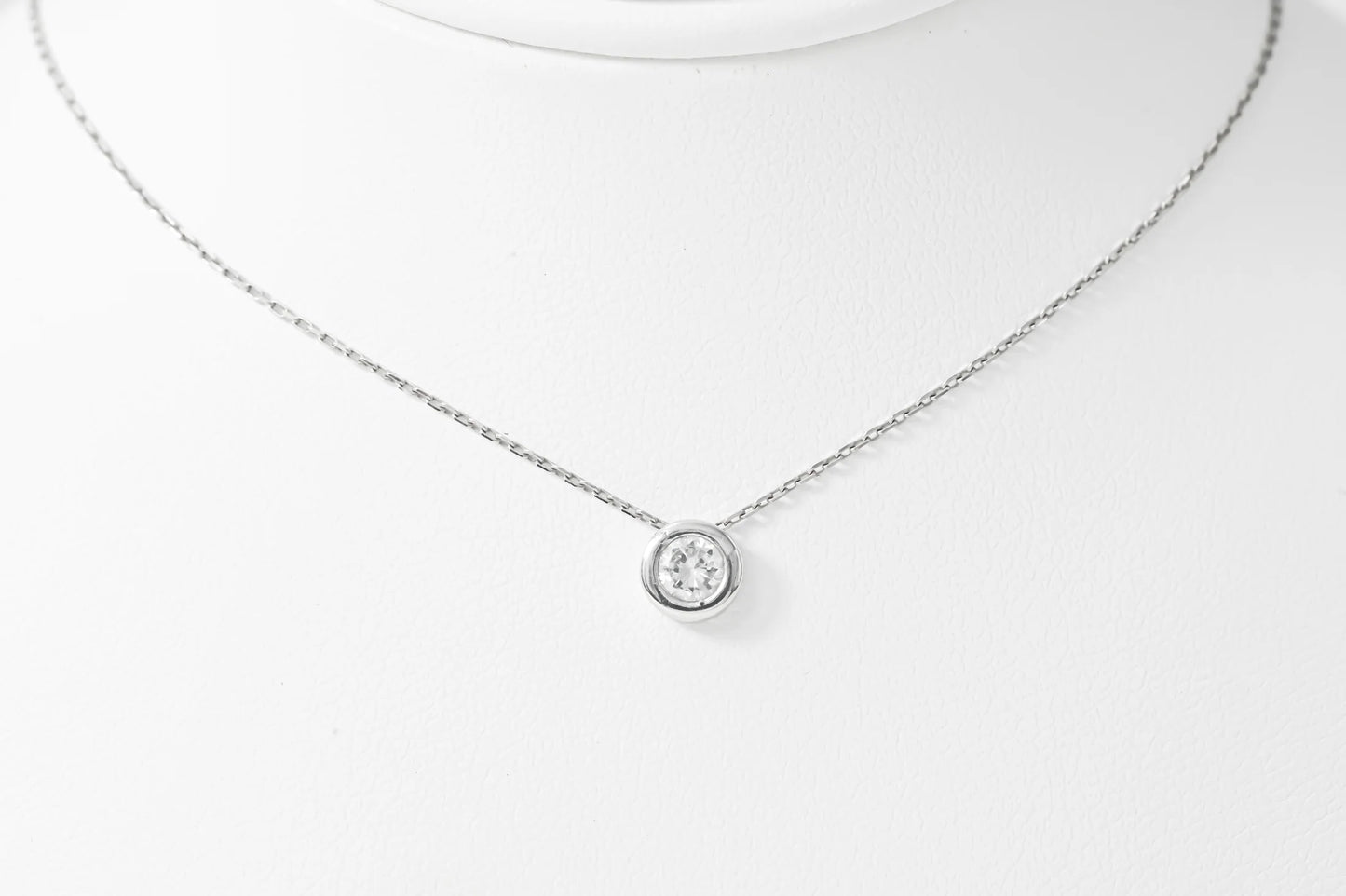 Silver Circular Minimalistic Cubic Zirconia Pendant Necklace