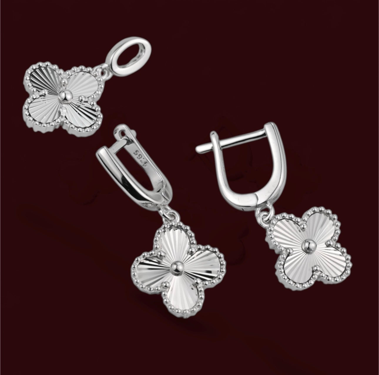 Silver Set Clovers Earrings and Pendant
