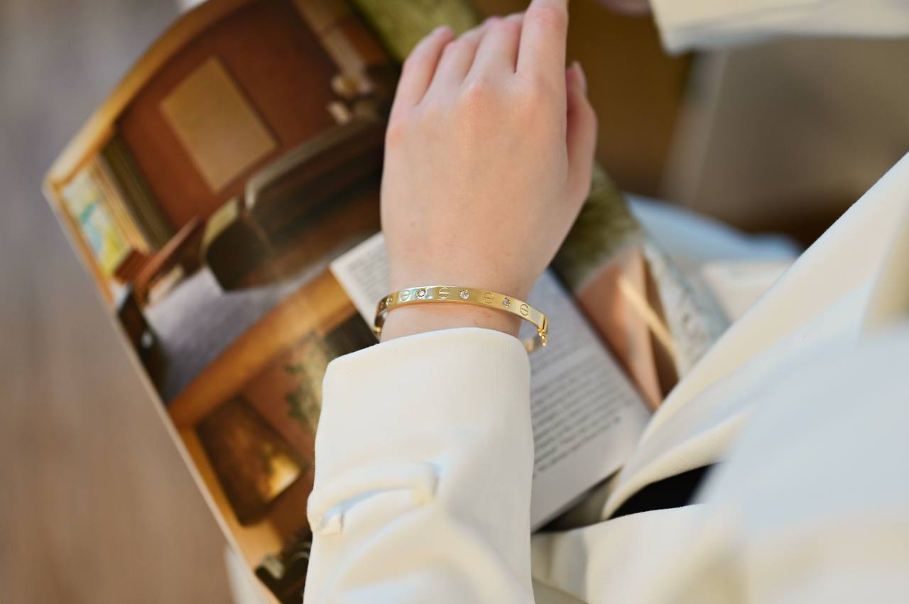 Bracelet Love Yellow Gold with Zirconia stones