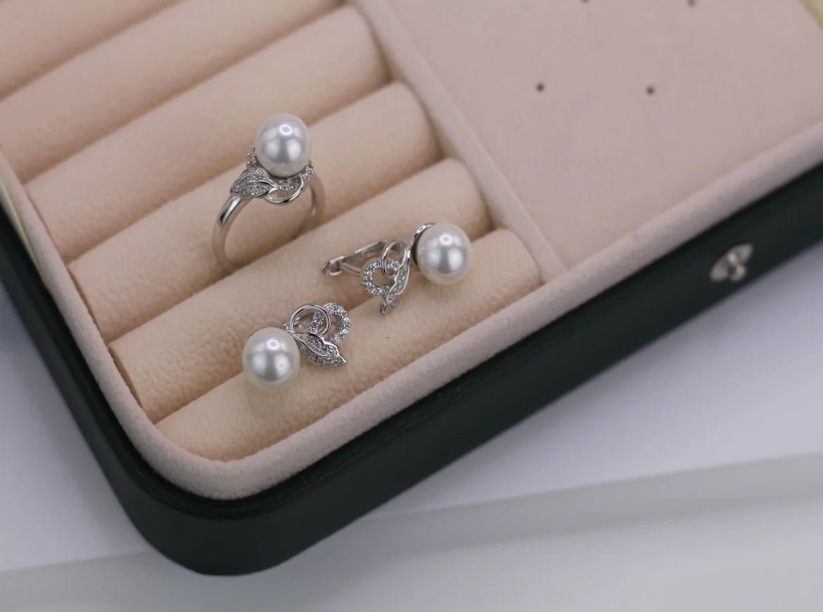 Silver Set White Pearl with petals