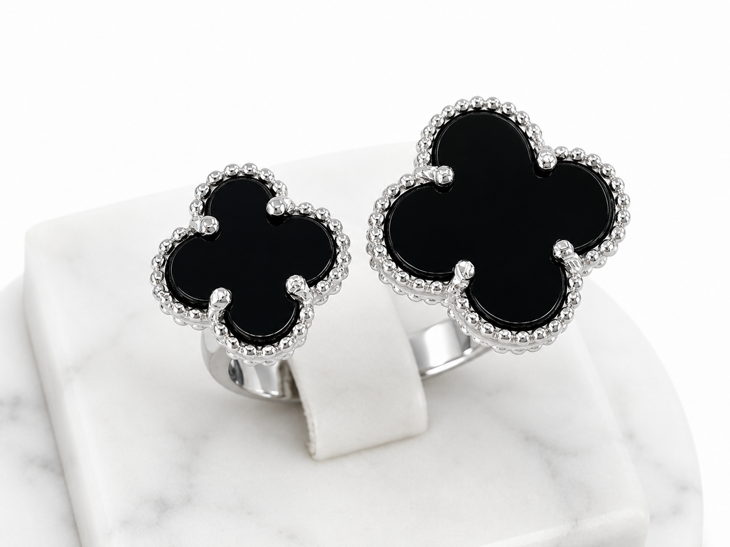 Onyx Silver Ring clover