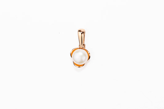 Rose Gold Pendant with Pearl