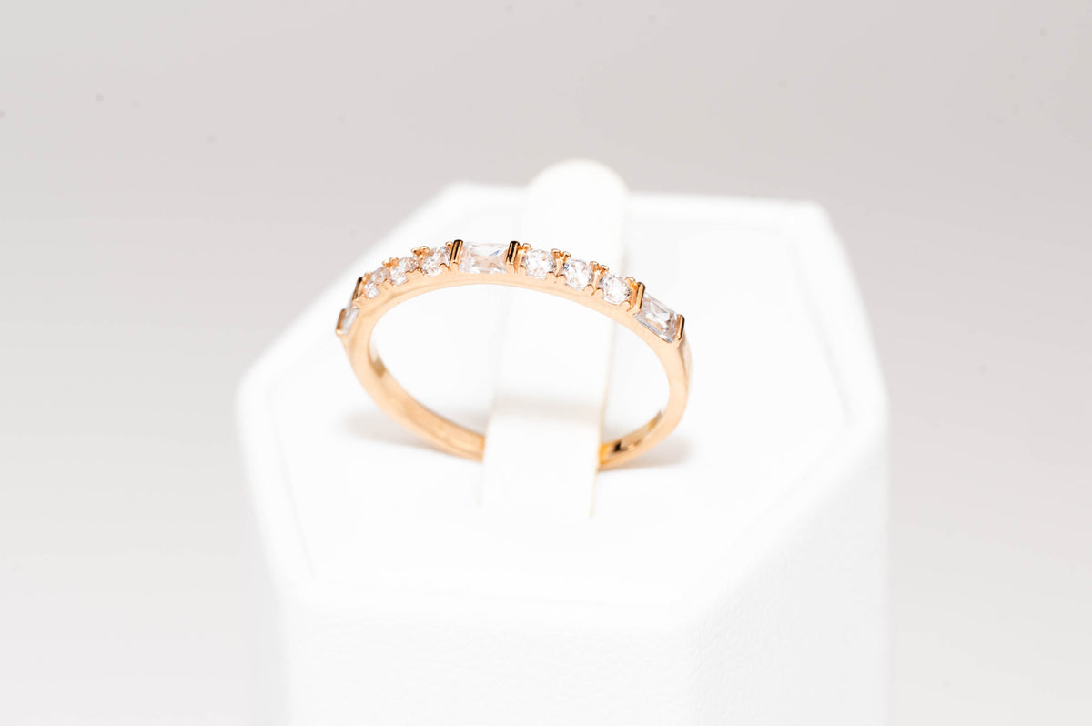 Rose Gold Ring with Zirconia stones