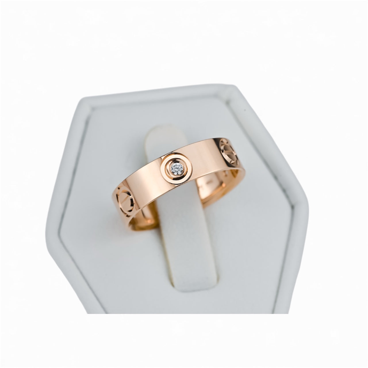 Ring with Zirconia stones