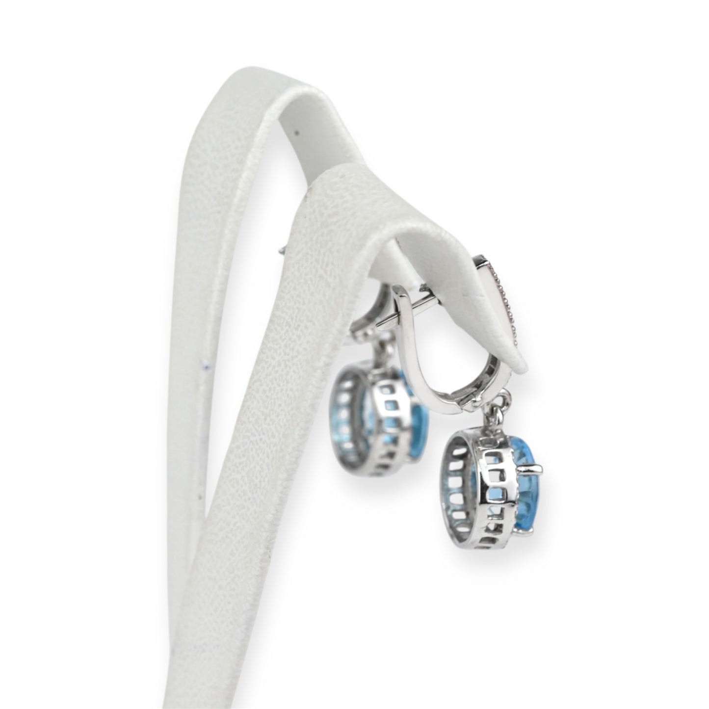 Dangle Earrings White Gild with Topaz