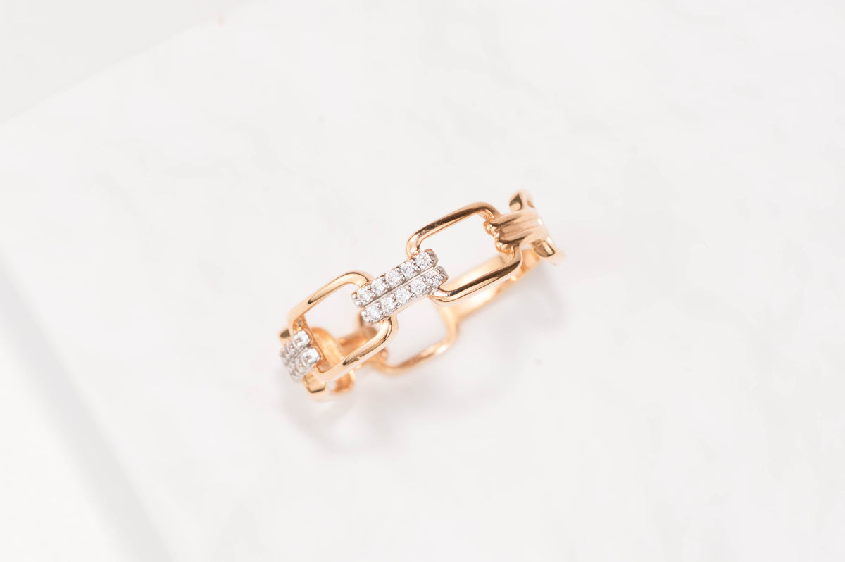 Pavé Chain Link Ring