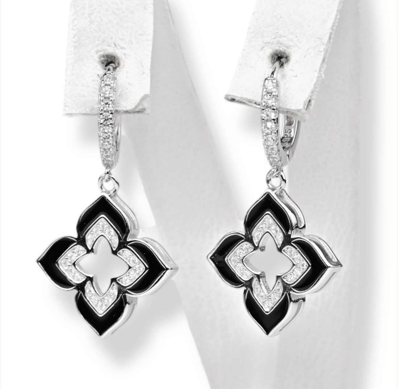 Silver Onyx Flowers Set