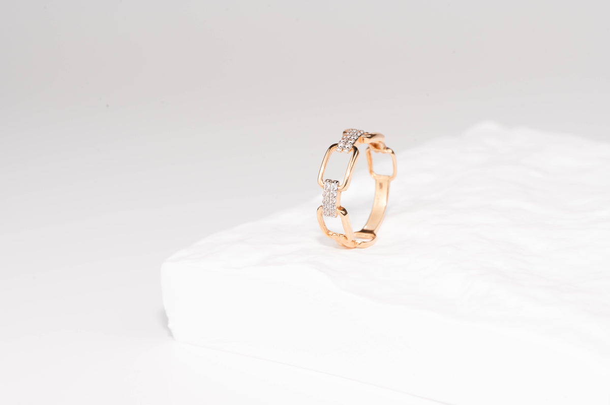 Pavé Chain Link Ring
