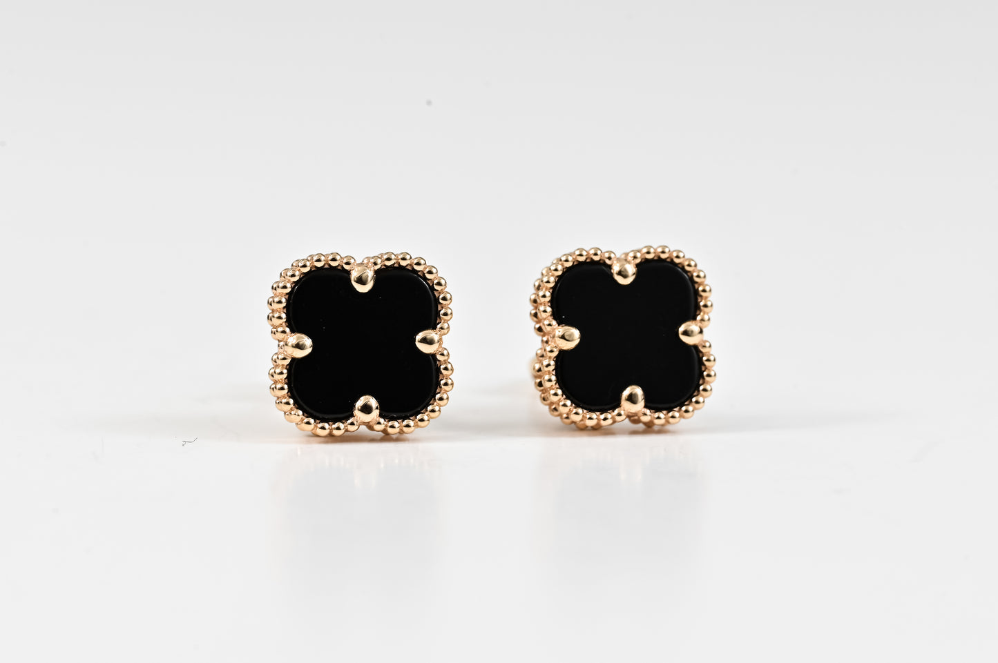 Earrings Black clover