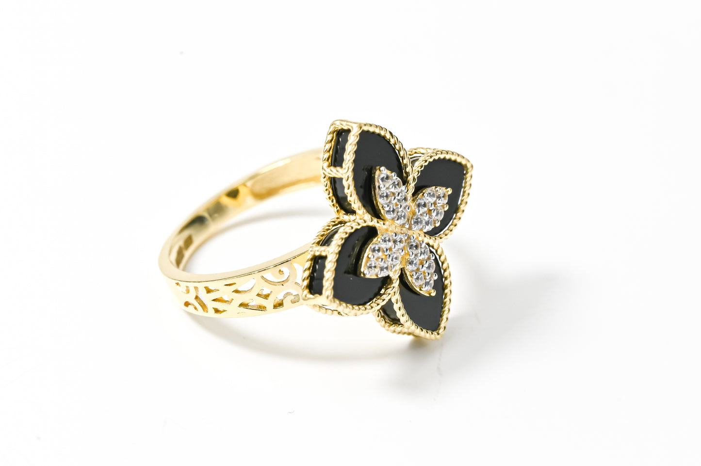 Ring Black Flower