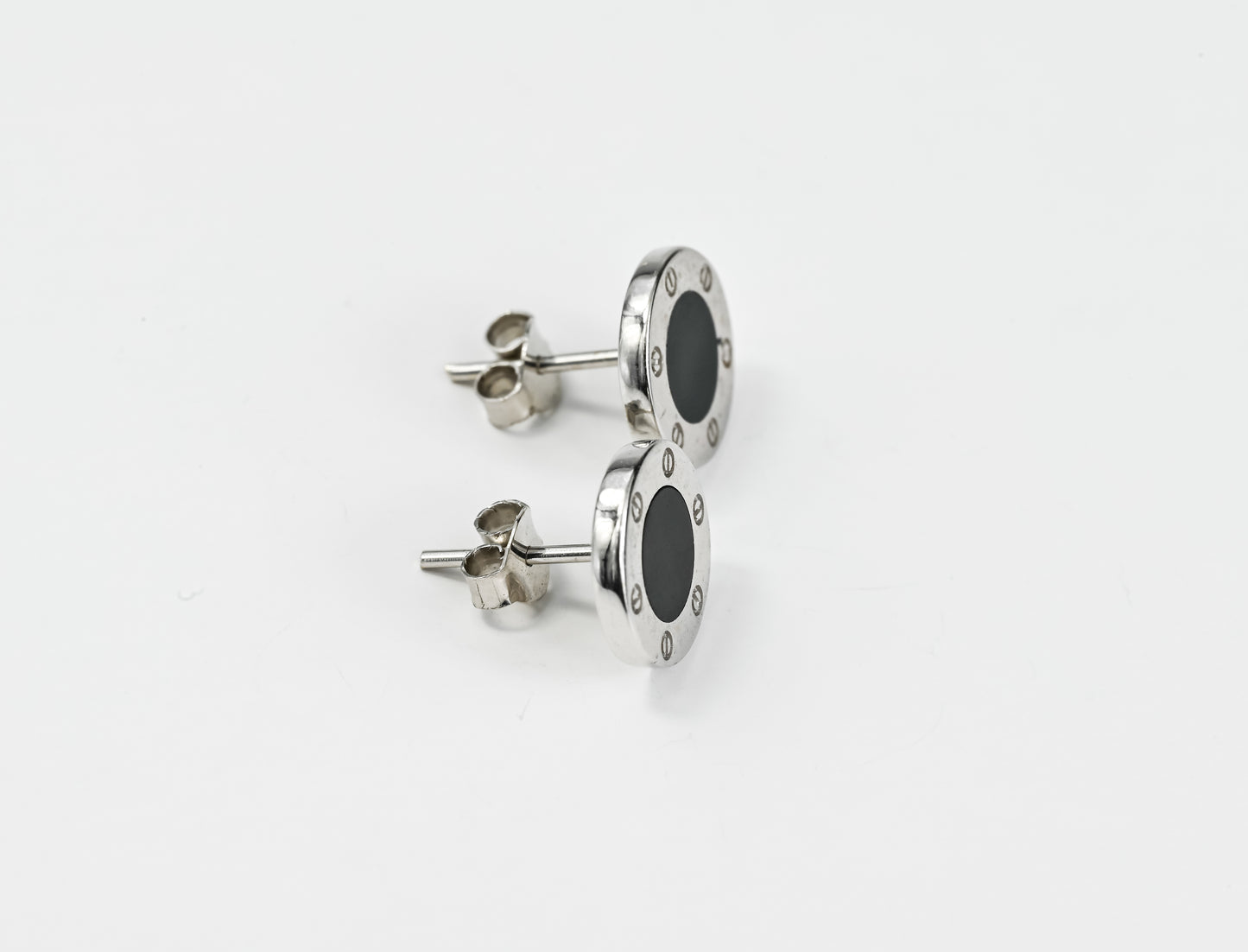 Earrings with black Enamel White Gold