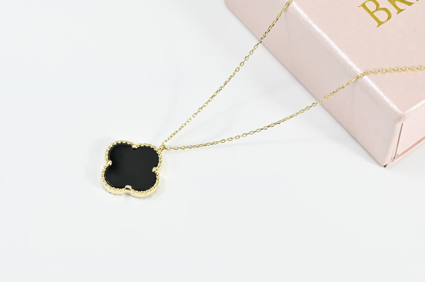 Necklace Onyx clover