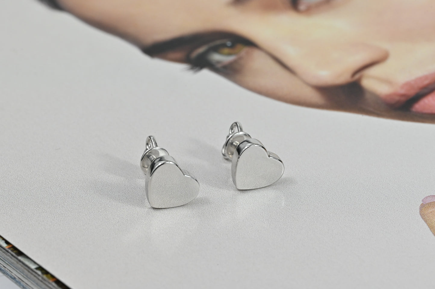 Hearts Stud Earrings White Gold