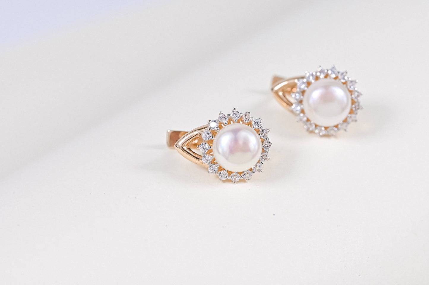 Earrings with White Pearl