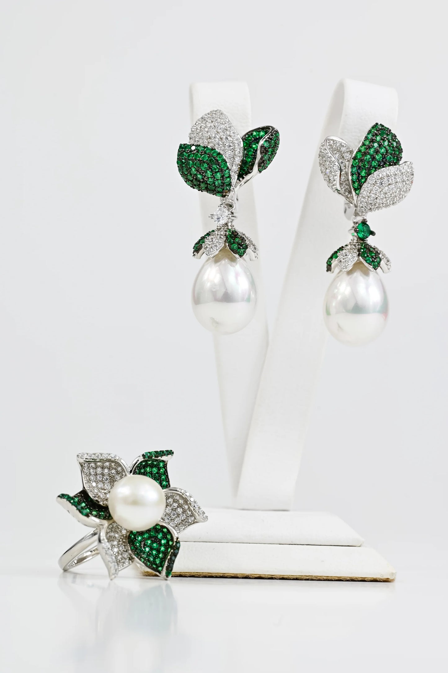 Green stones Silver Set Pearl (Earrings&Ring)