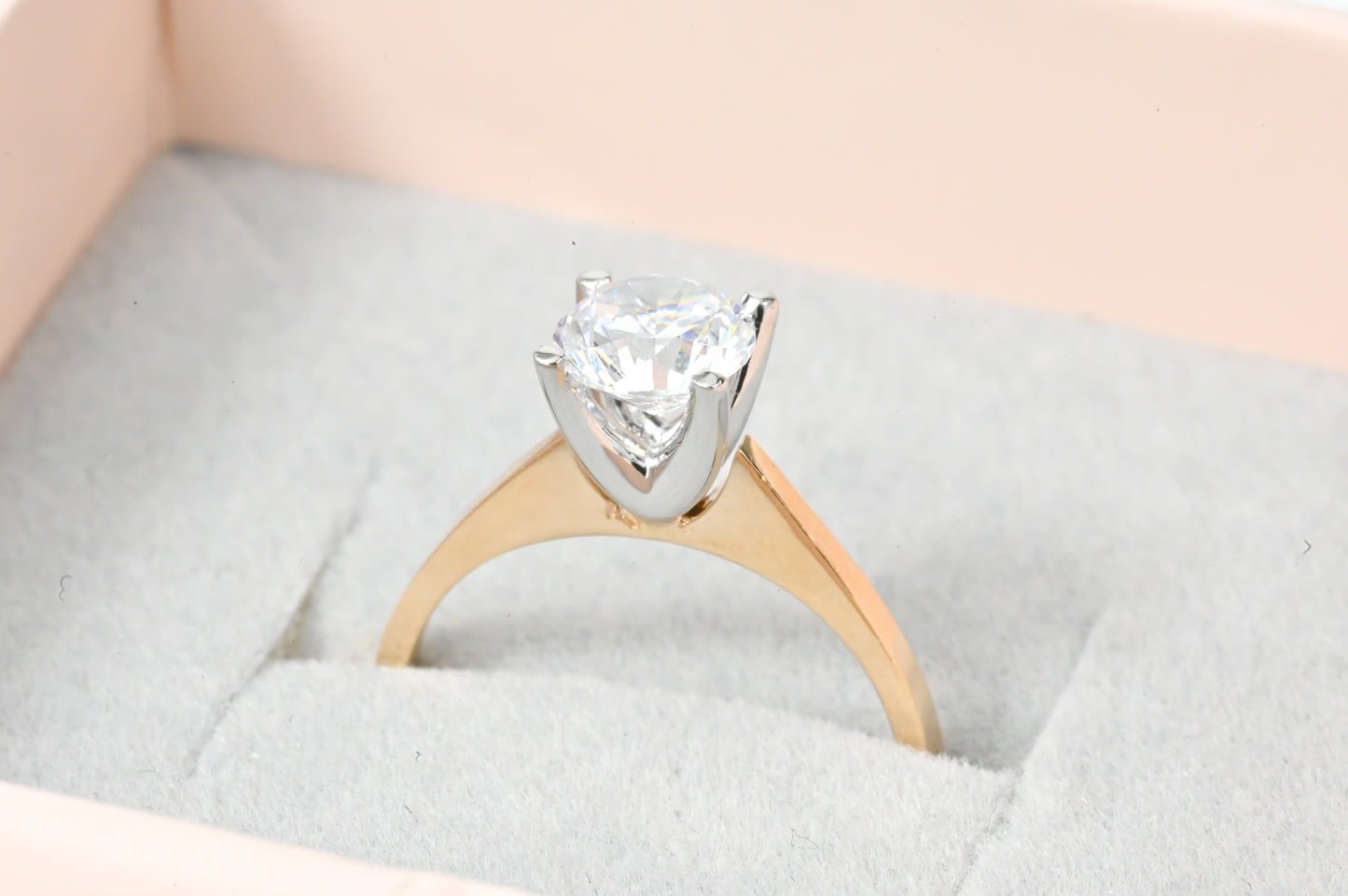 Ring with Zirconia stone