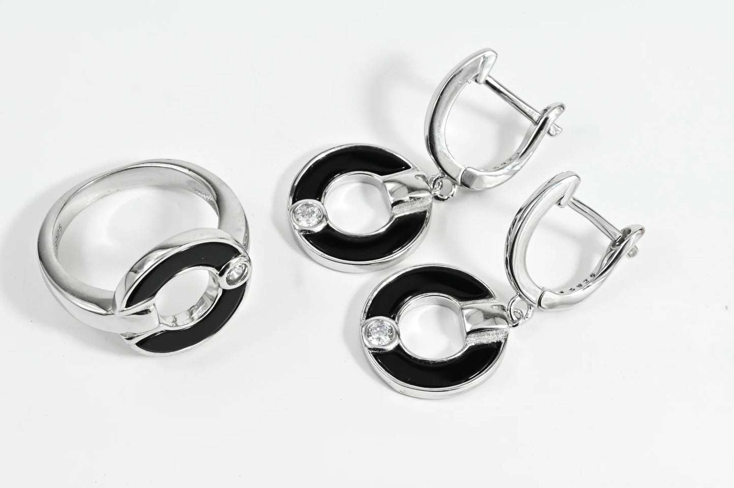 Silver Set Black Circle