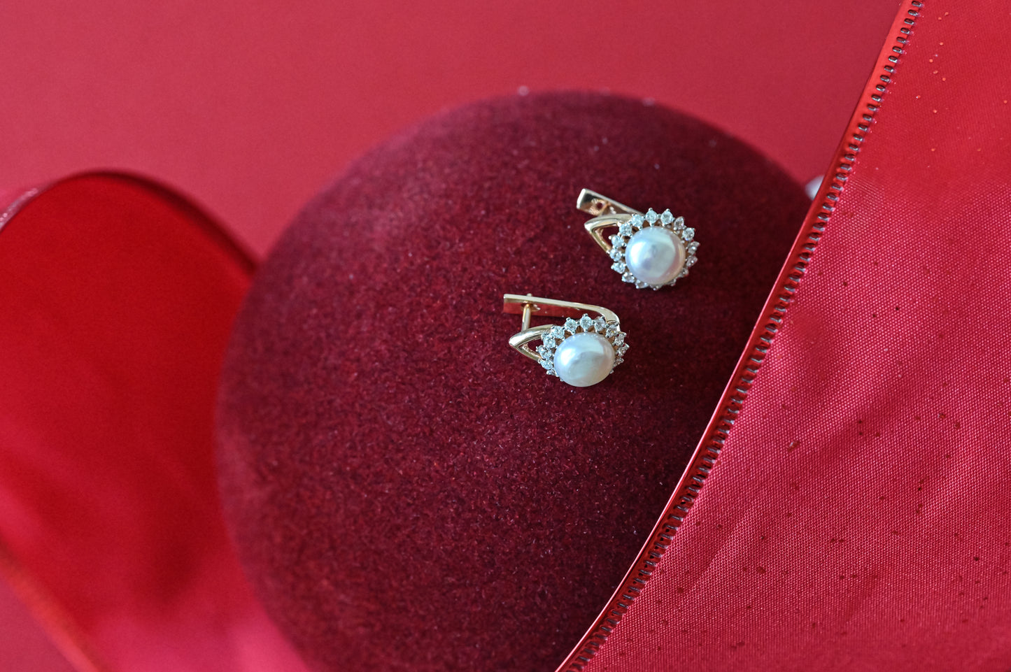 Earrings with White Pearl