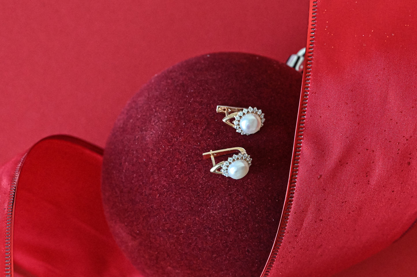 Earrings with White Pearl