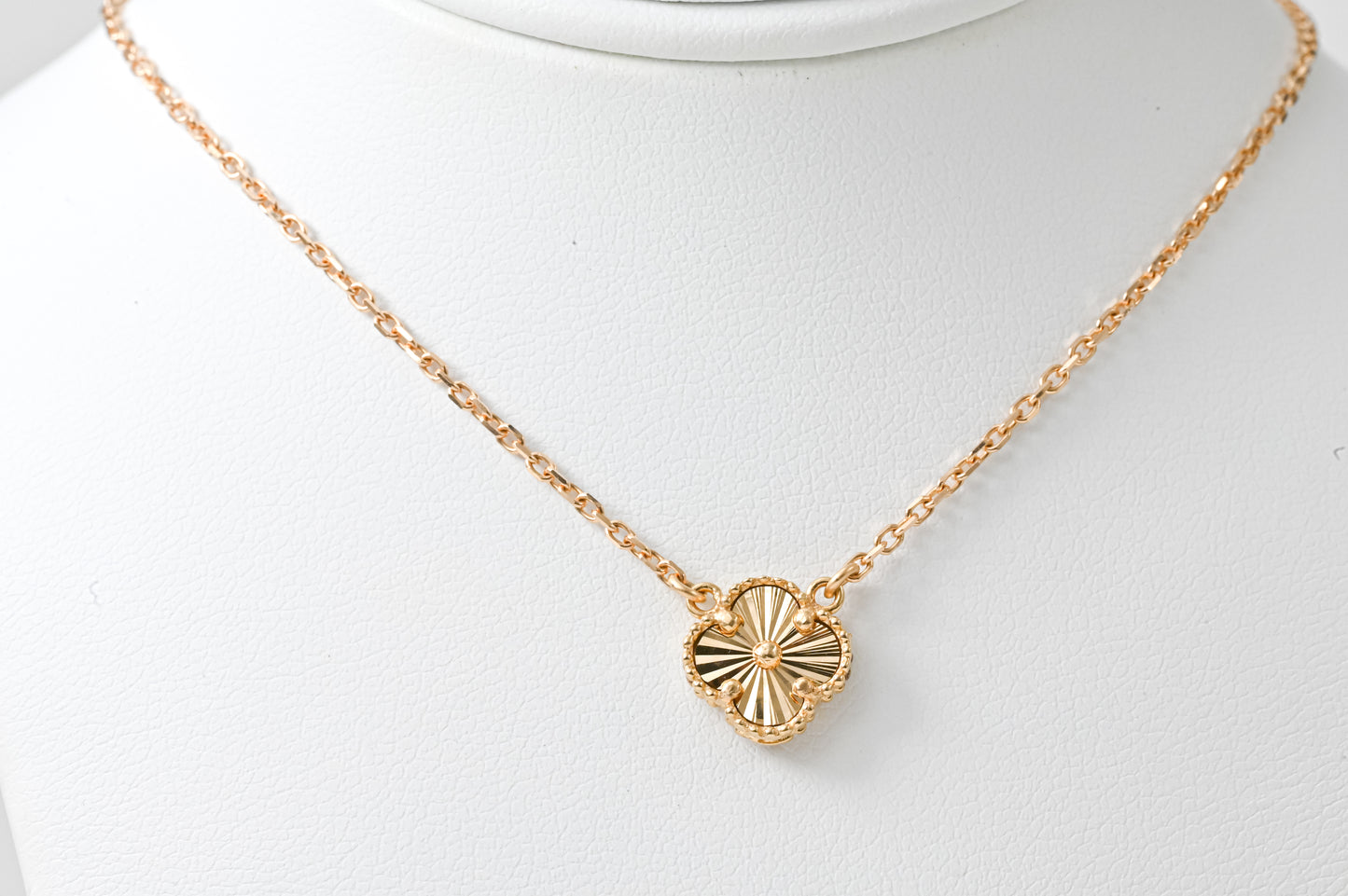 Necklace Gold clover