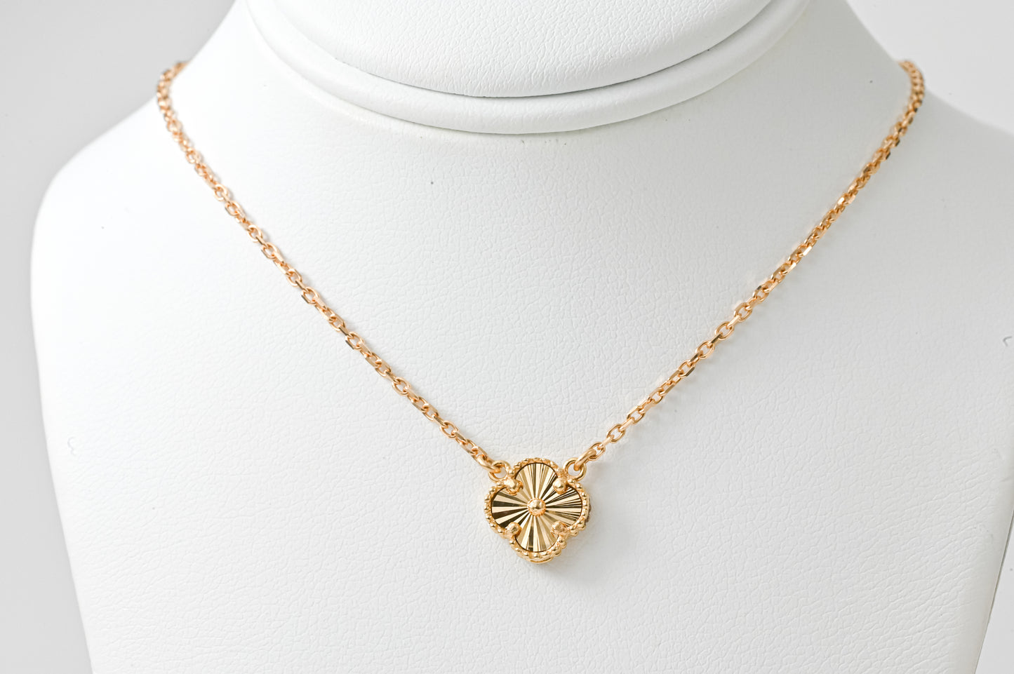 Necklace Gold clover