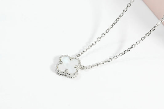 Silver Necklace Mother of Pearl clover