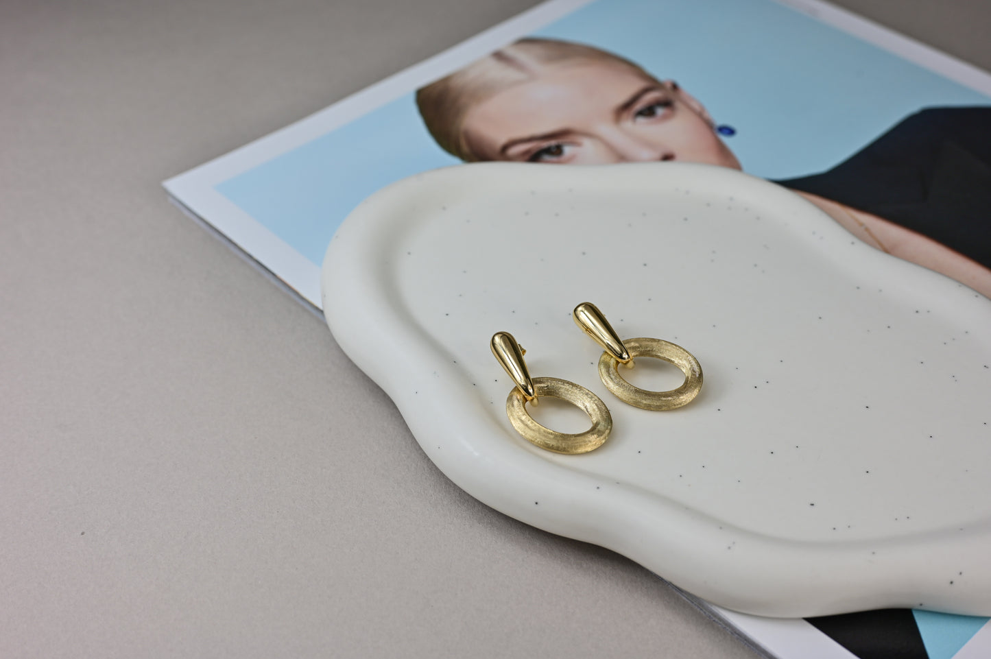 Yellow Gold Dangle Earrings Oval