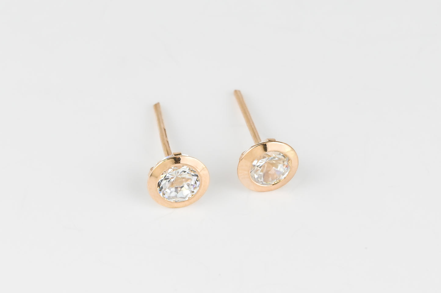 Stud Earrings with Zirconia stones