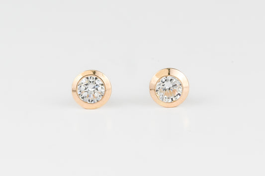 Stud Earrings with Zirconia stones