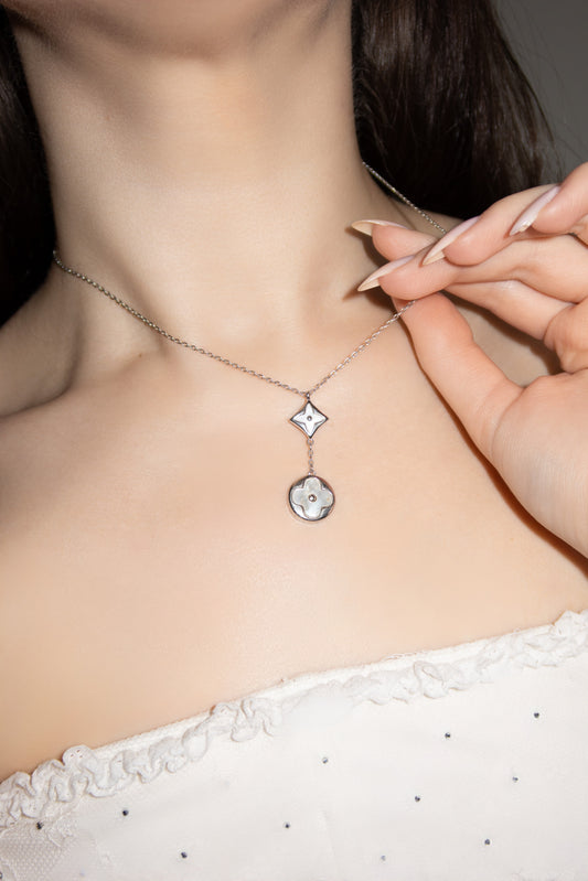 Silver Necklace Mother of Pearl Flower