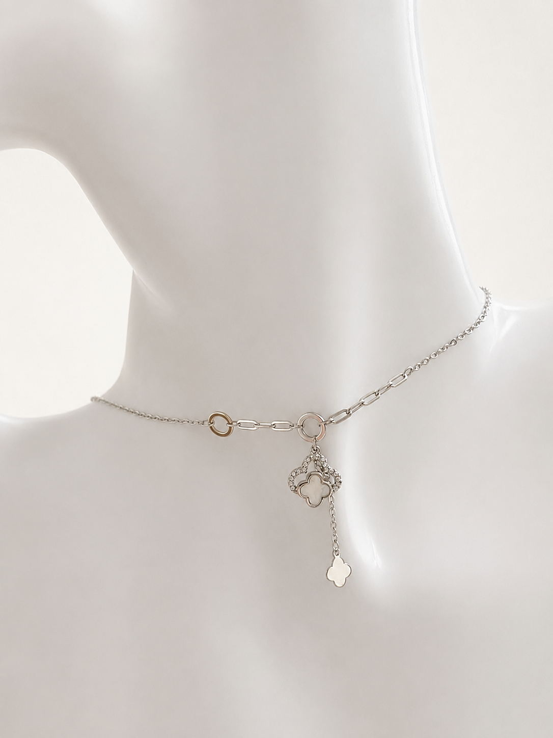 Silver Necklace Mother of Pearl clover