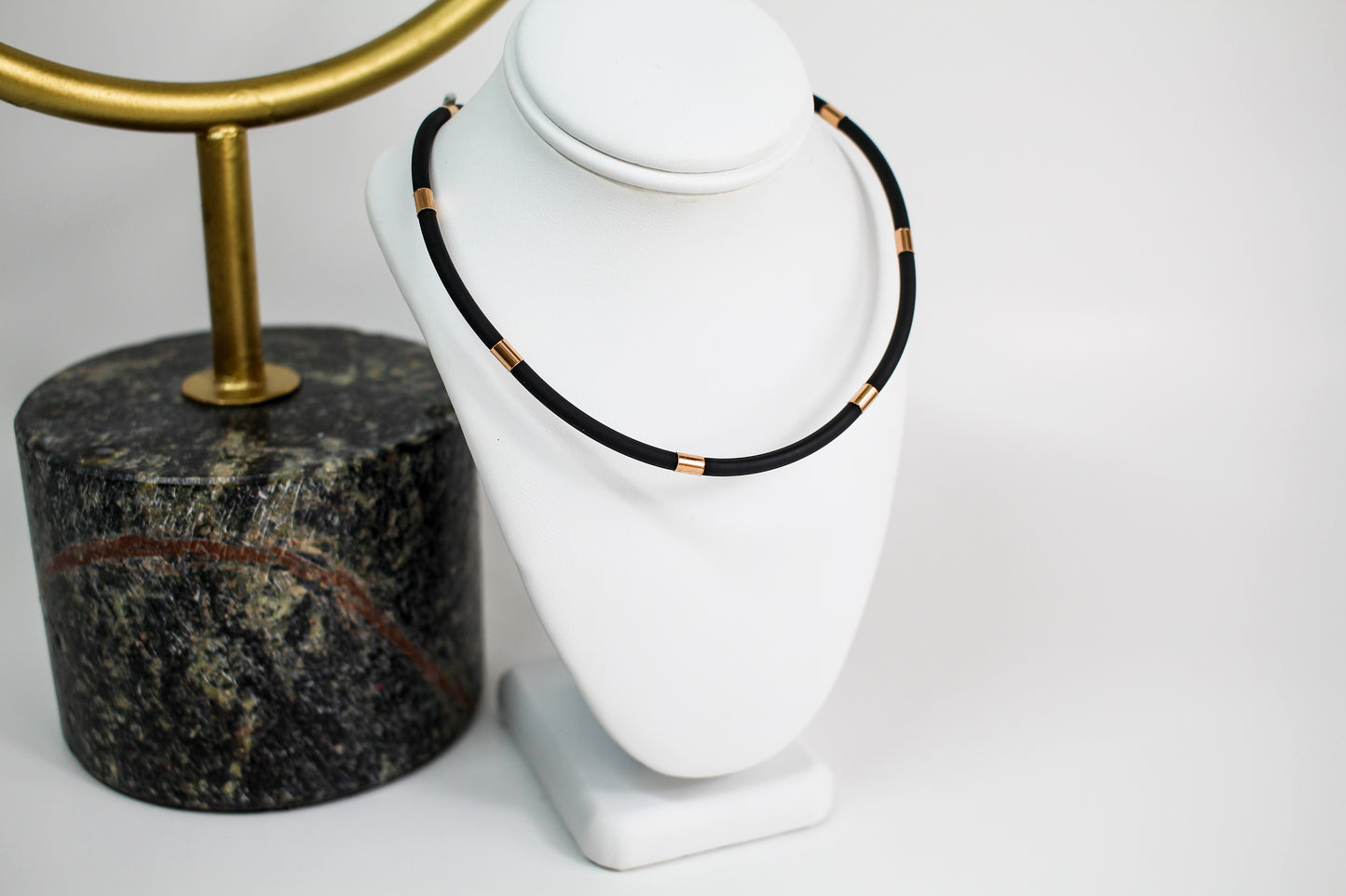 Rubber Necklace with Rose Gold 585