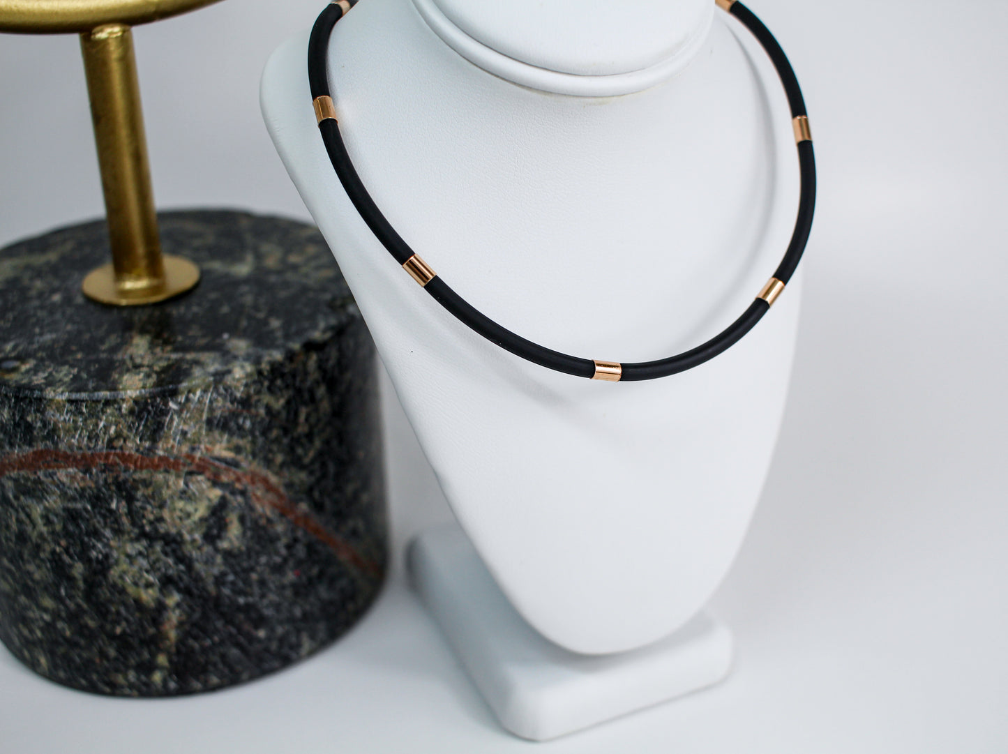 Rubber Necklace with Rose Gold 585