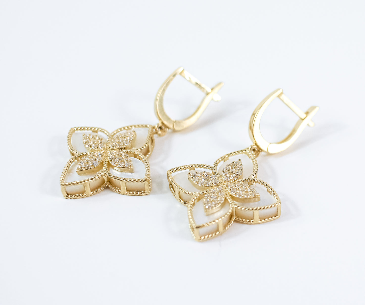 Earrings Mother of Pearl Yellow Gold