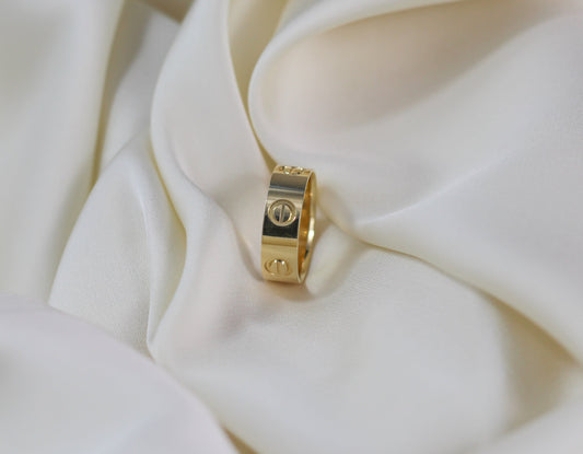 Minimalist Ring  Yellow Gold