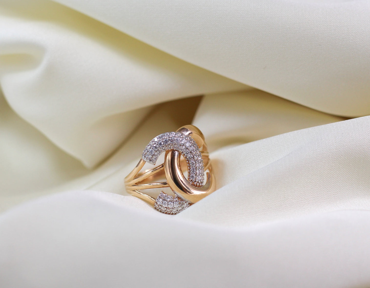 Ring with Zirconia stone